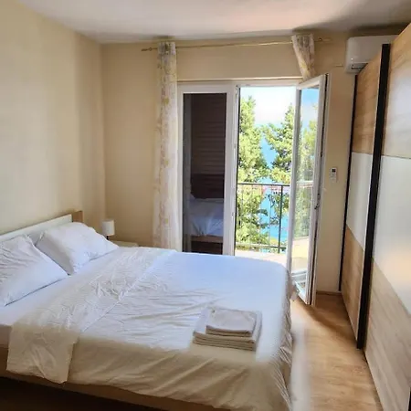 Villa Trpanj アパート *